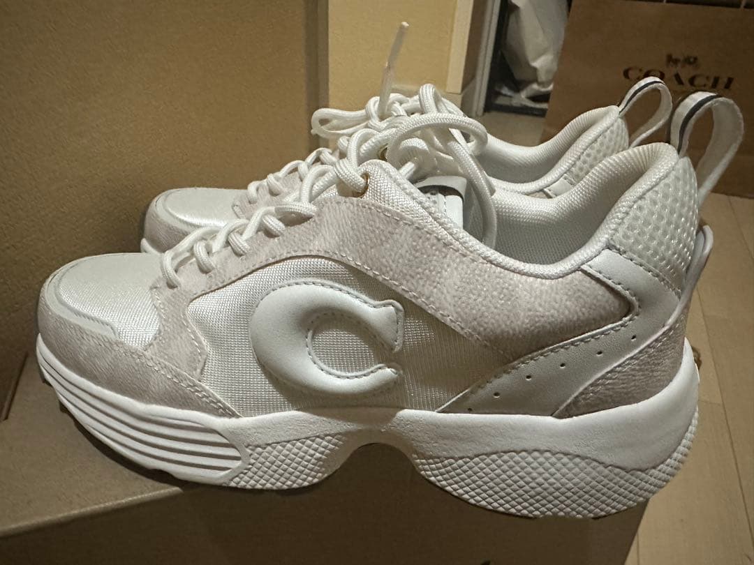 今月まで❗️新品未使用❣️COACH スニーカーベージュ系36