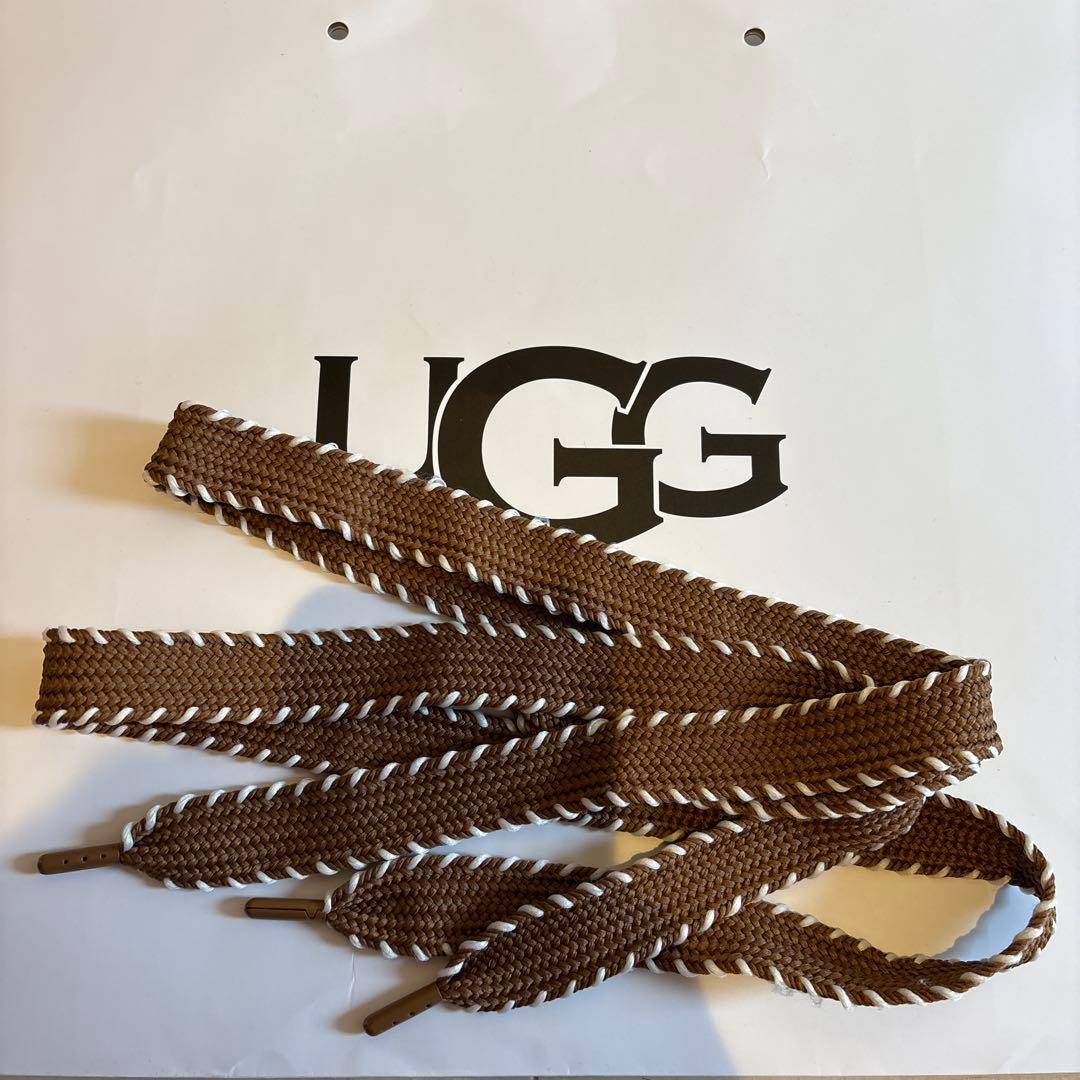 UGG アストロメル　厚底スニーカー 25センチ