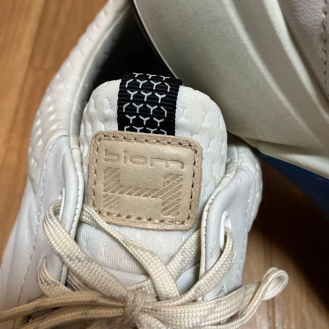 biom ホワイトレザーゴルフシューズ
