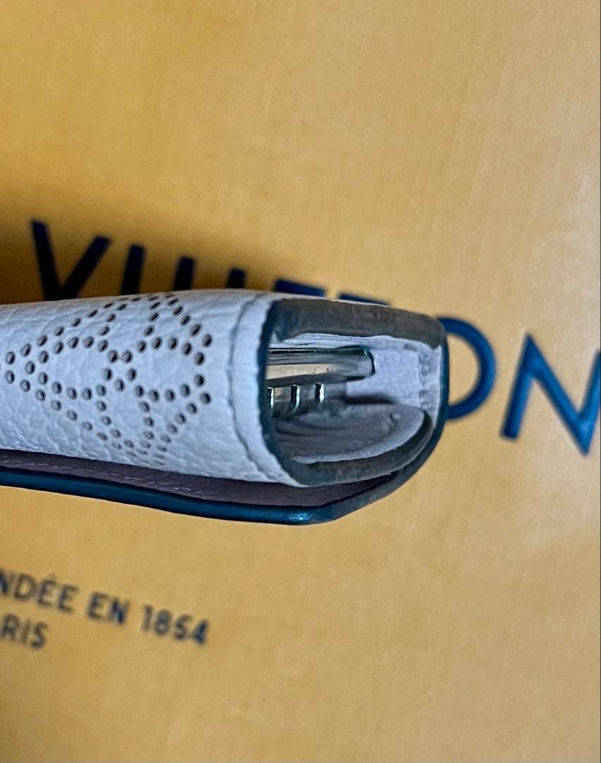 ルイヴィトン キーケース マグノリア ミュルティクレ