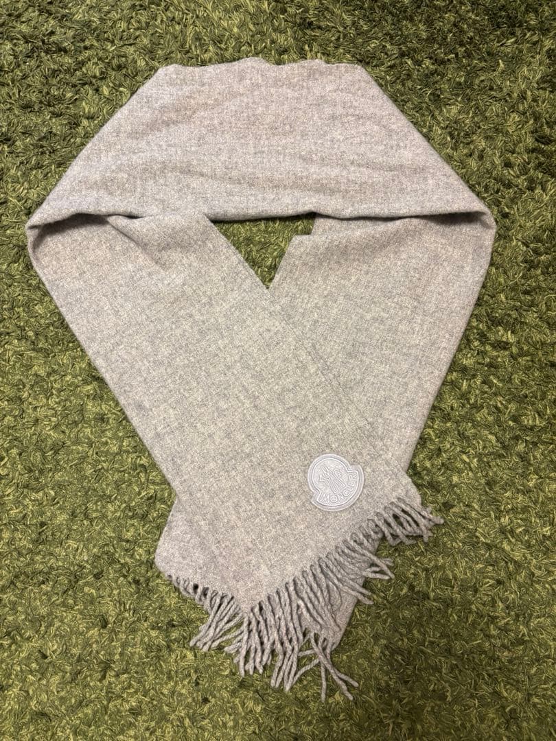 MONCLER グレー マフラー フリンジ付き