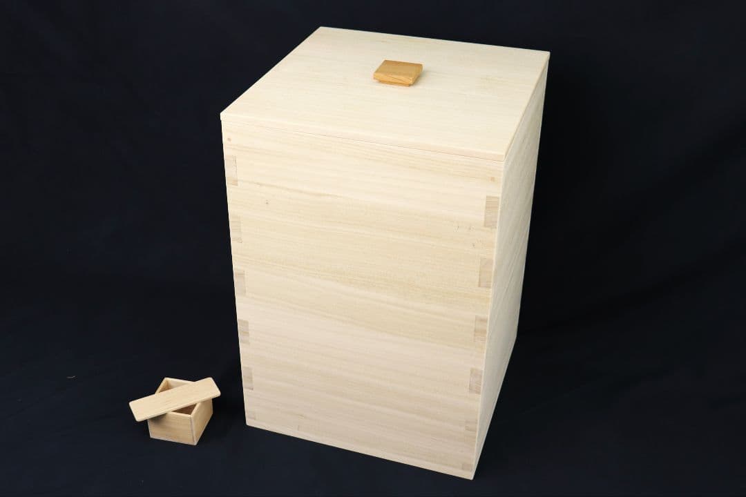 BACK 断捨離侍　　30キロ米びつ