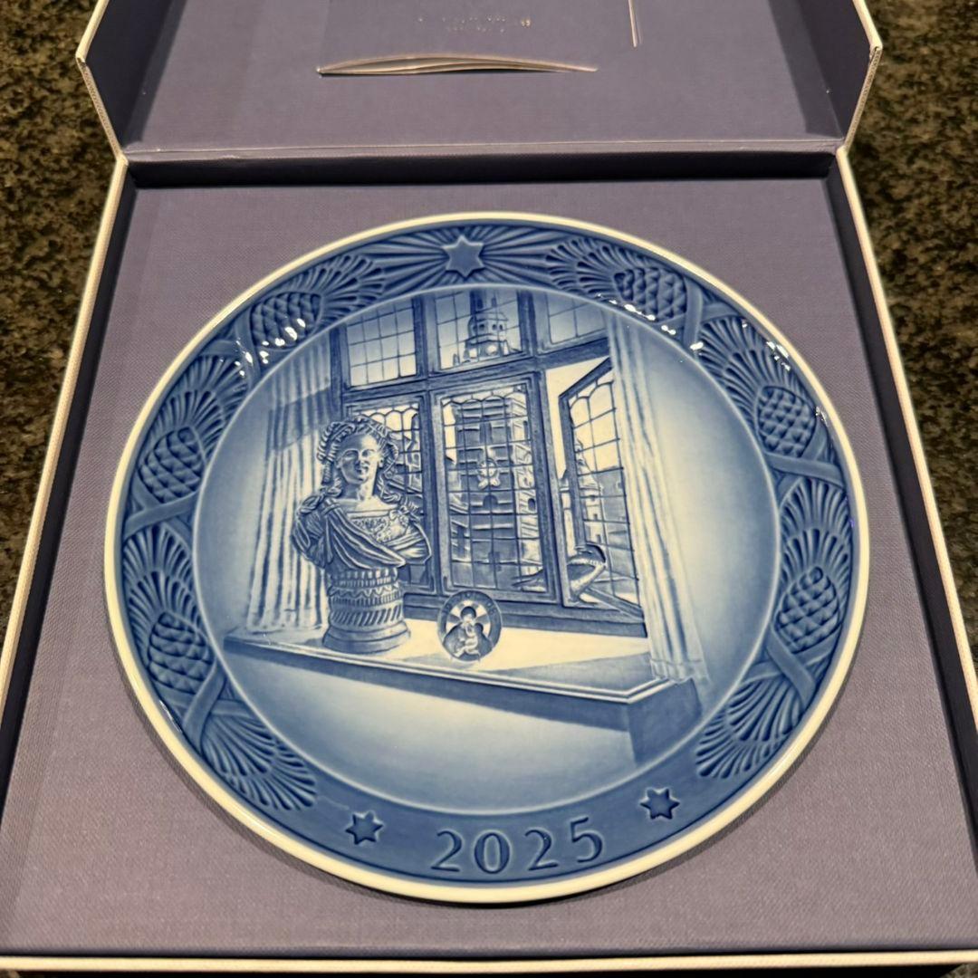 ❇️新品未使用❇️ロイヤルコペンハーゲン　イヤープレート　2025