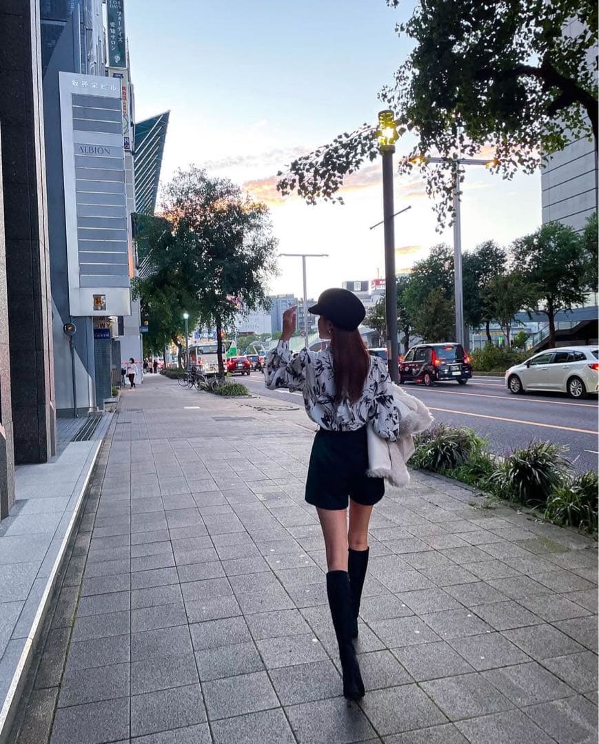 shellerシェリエ サイドZIPタックショートパンツ S