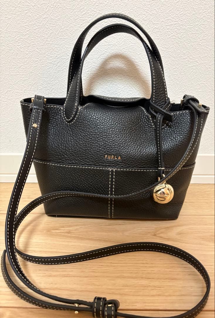 FURLA フルラ　ショルダーバック　プリムローズ黒