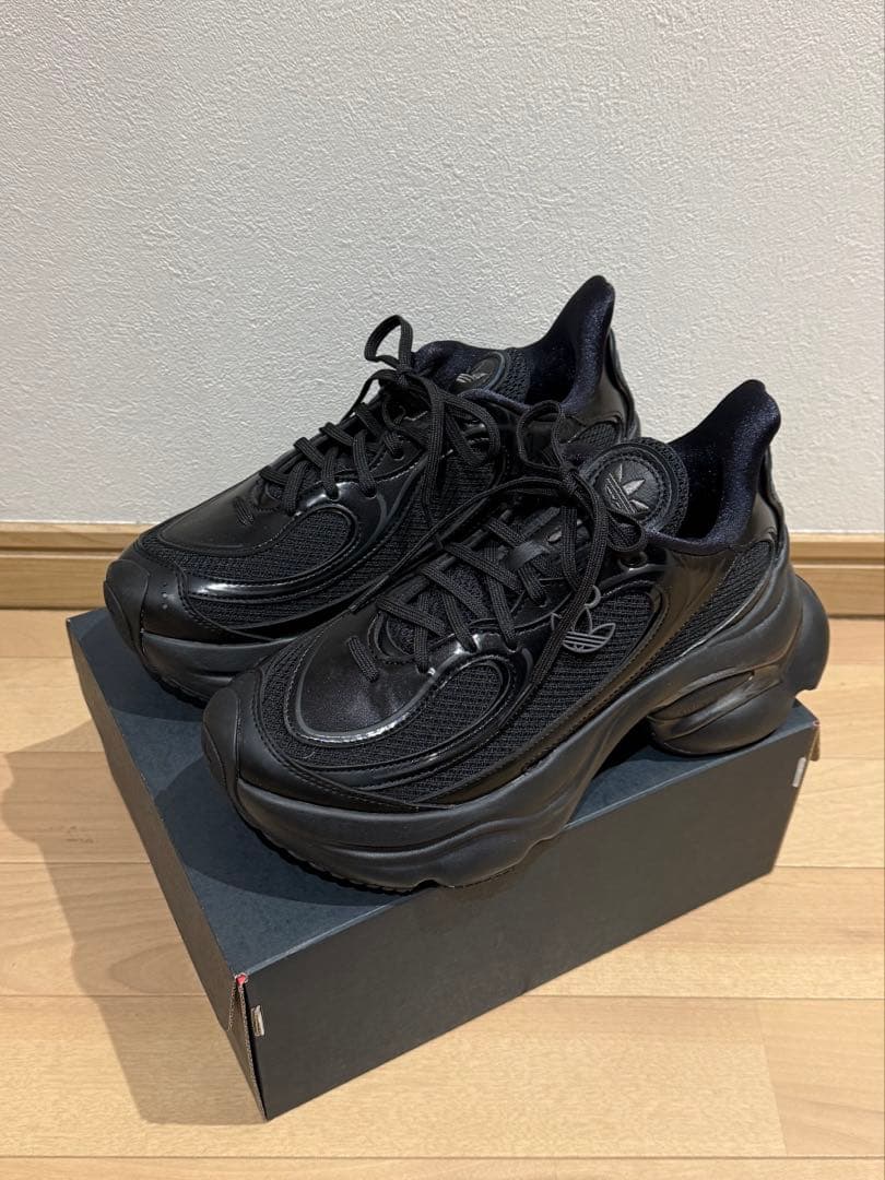靴 adidas OZVENUZ BLACK 24cm