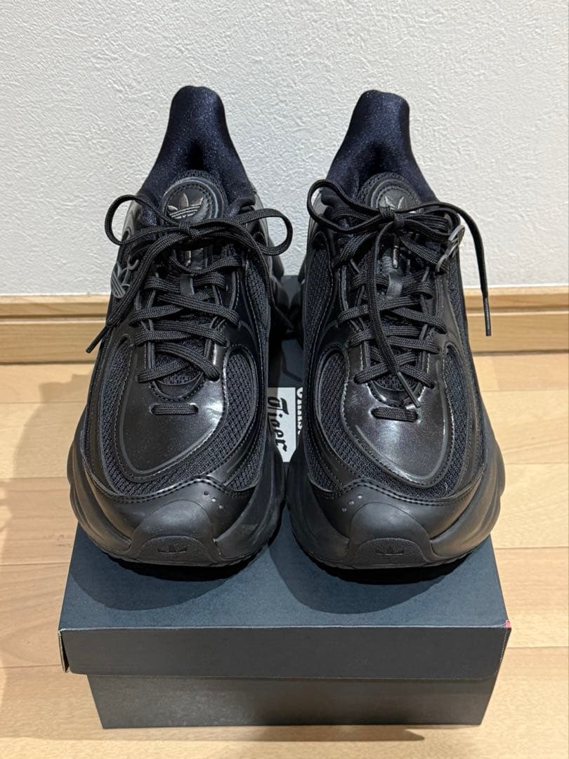 靴 adidas OZVENUZ BLACK 24cm