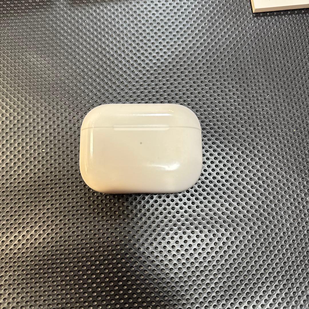 AirPods本体 ホワイト 充電ケース付きMTJV3J/A