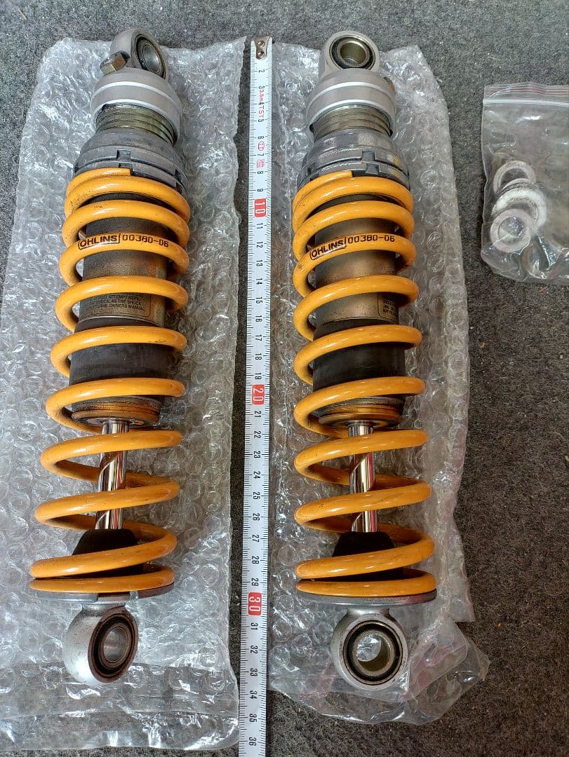 OHLINS 調整可能サスペンション オレンジ