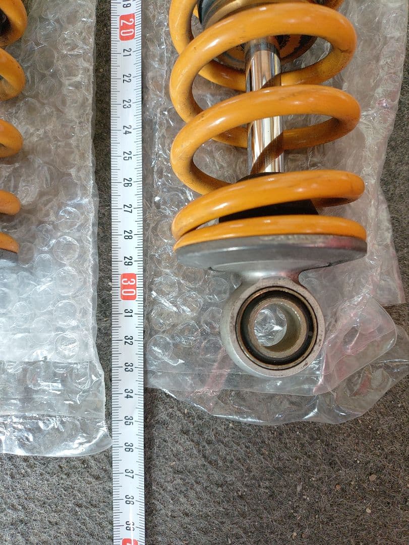 OHLINS 調整可能サスペンション オレンジ