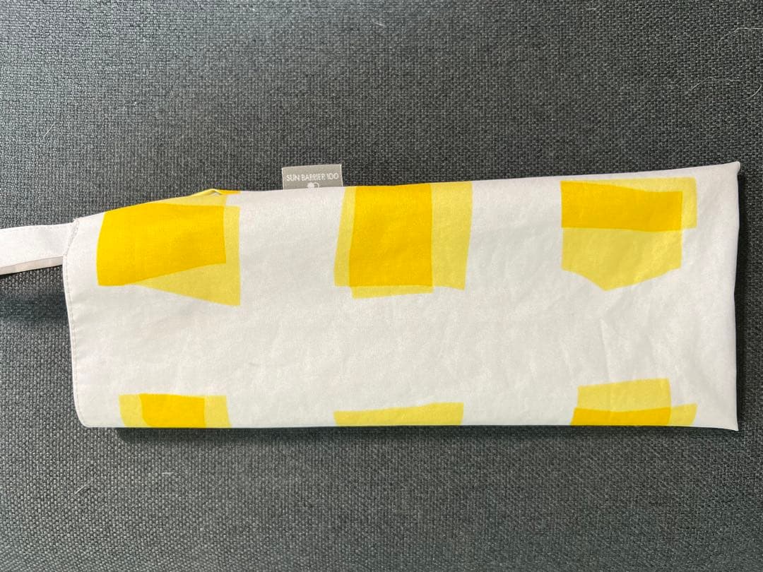 サンバリア100 折りたたみ　３段折 日傘　キューブ　イエロー