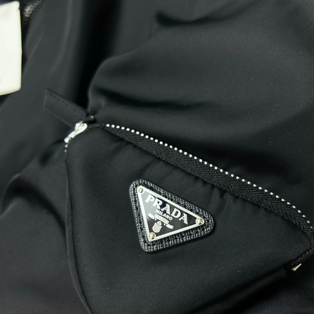 未使用に近い 2022 PRADA ラフシモンズ プレート ロングジャケット M