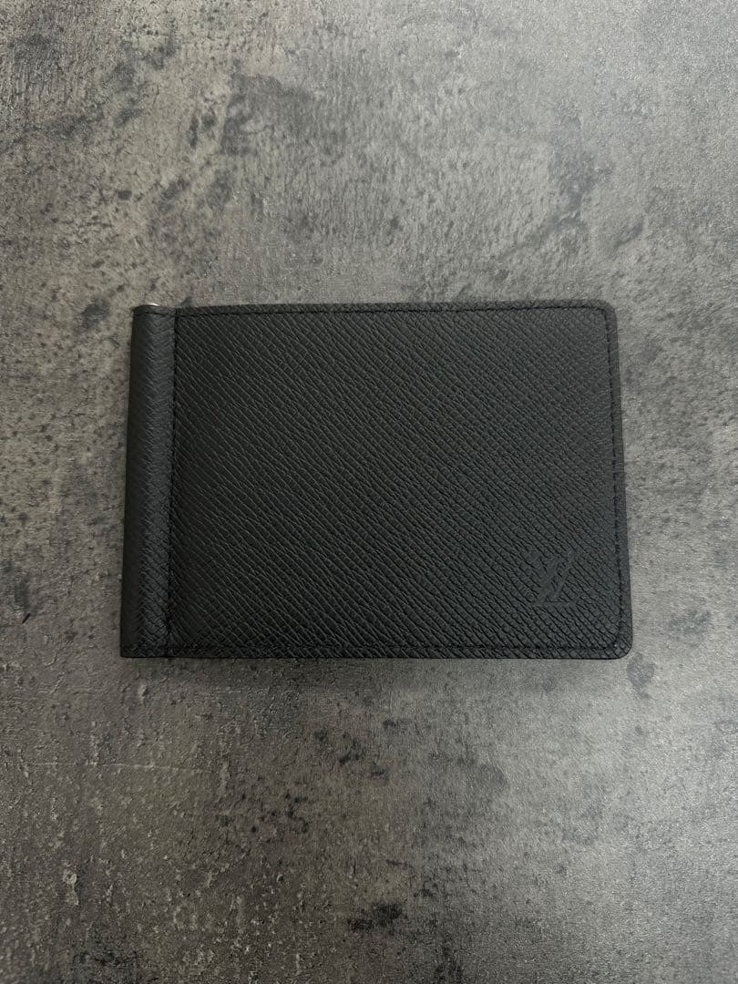 Louis Vuitton Taiga マネークリップ