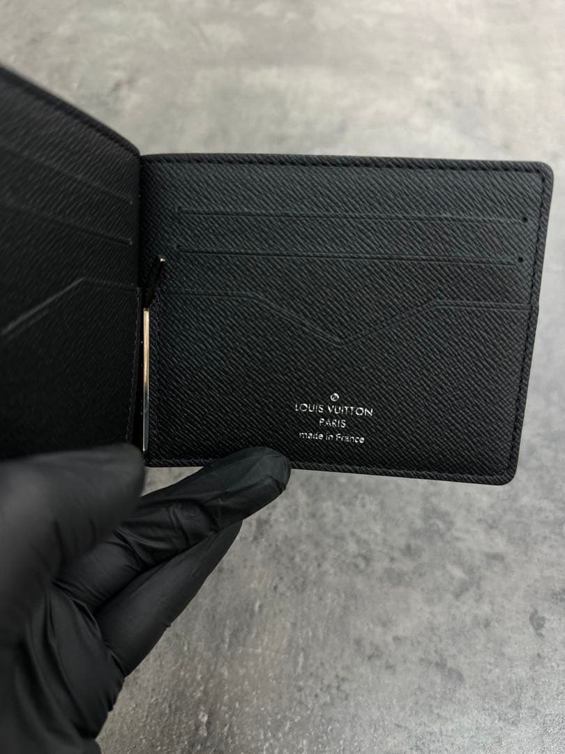 Louis Vuitton Taiga マネークリップ