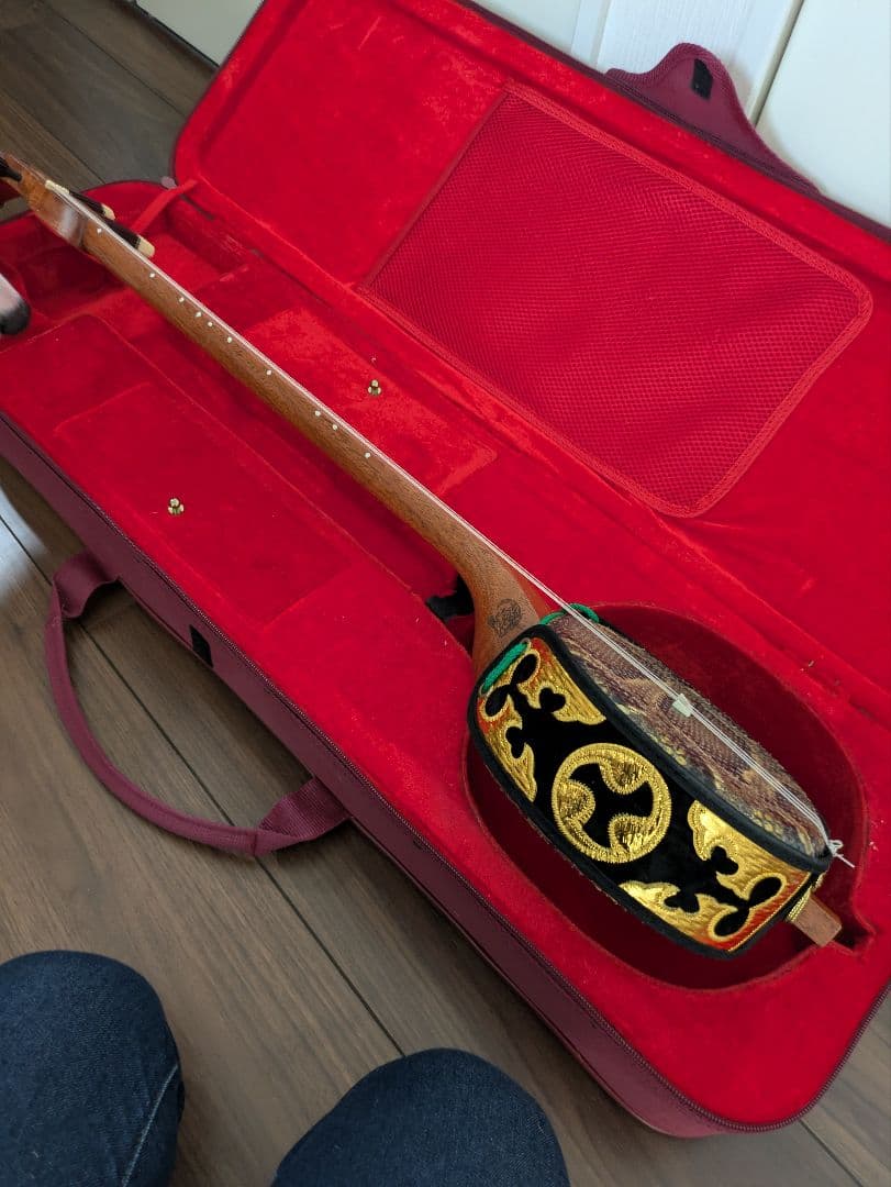 美品沖縄 三味線 本体ソフトケース付き 初心者向き 水牛爪