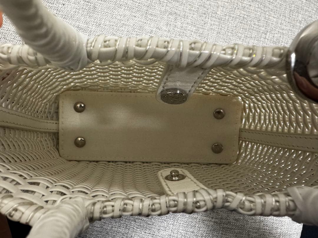 アンテプリマ　ワイヤーバッグ　ホワイト×シルバー