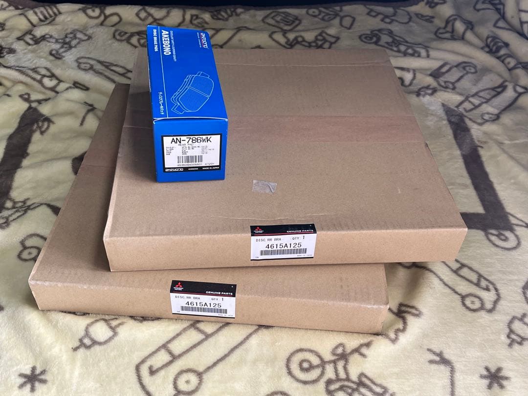 デリカD5 新品 FRブレーキローター　F Rブレーキパッド　セット