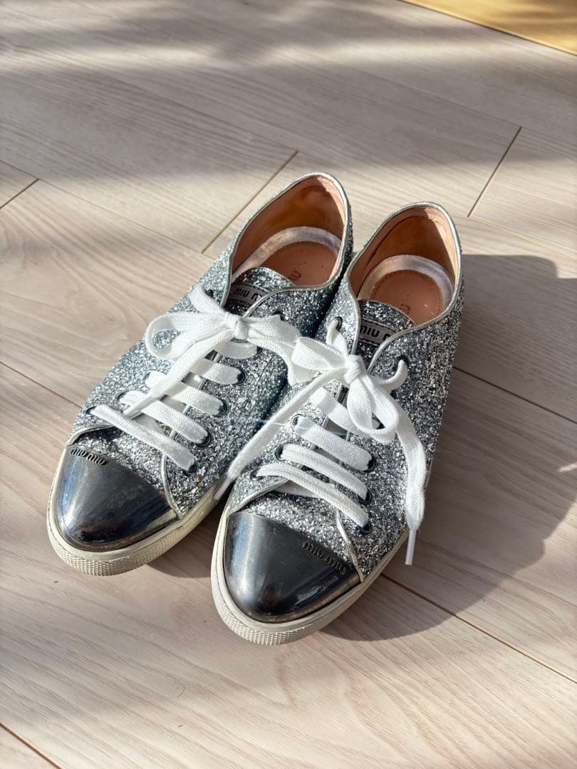 miu miu シルバー グリッタースニーカー