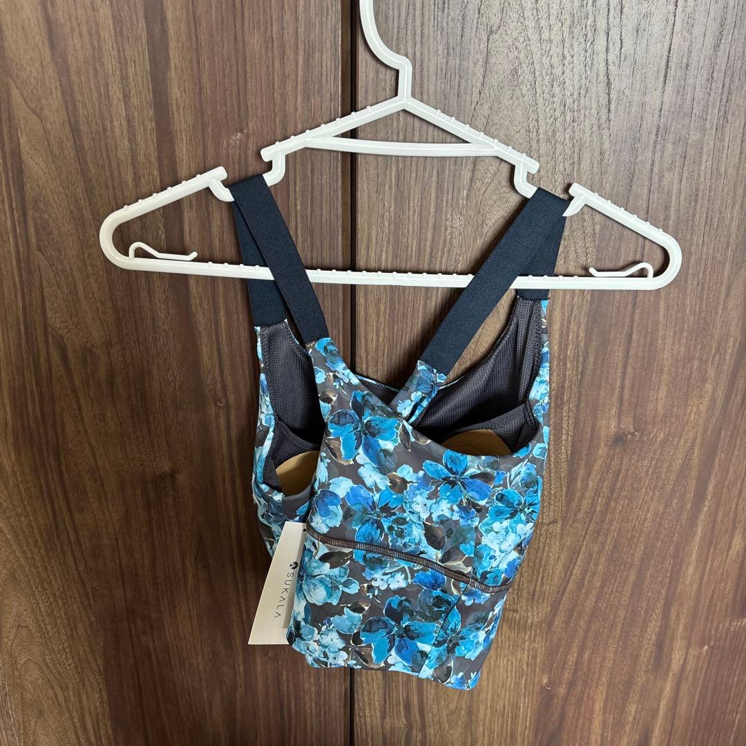 【新品未使用】LAVAオンライン購入花柄 ヨガ用トップス&レギンス