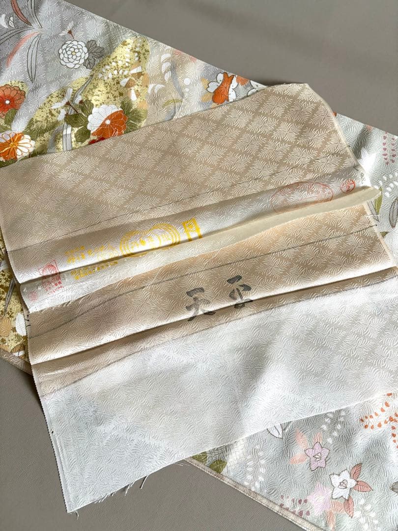 正絹 四季古典柄 友禅染 袷 訪問着 淡オレンジベージュ(和色:肌色) 未使用