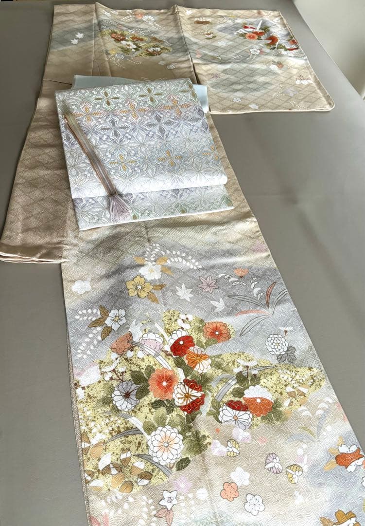 正絹 四季古典柄 友禅染 袷 訪問着 淡オレンジベージュ(和色:肌色) 未使用