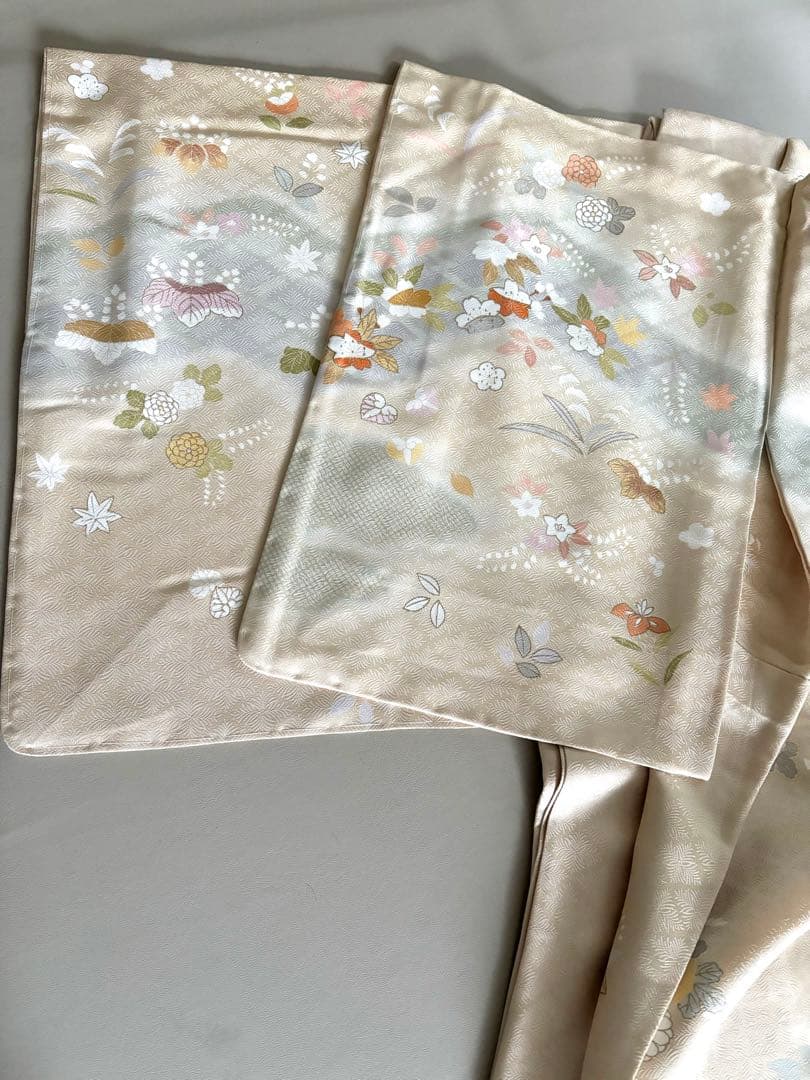 正絹 四季古典柄 友禅染 袷 訪問着 淡オレンジベージュ(和色:肌色) 未使用