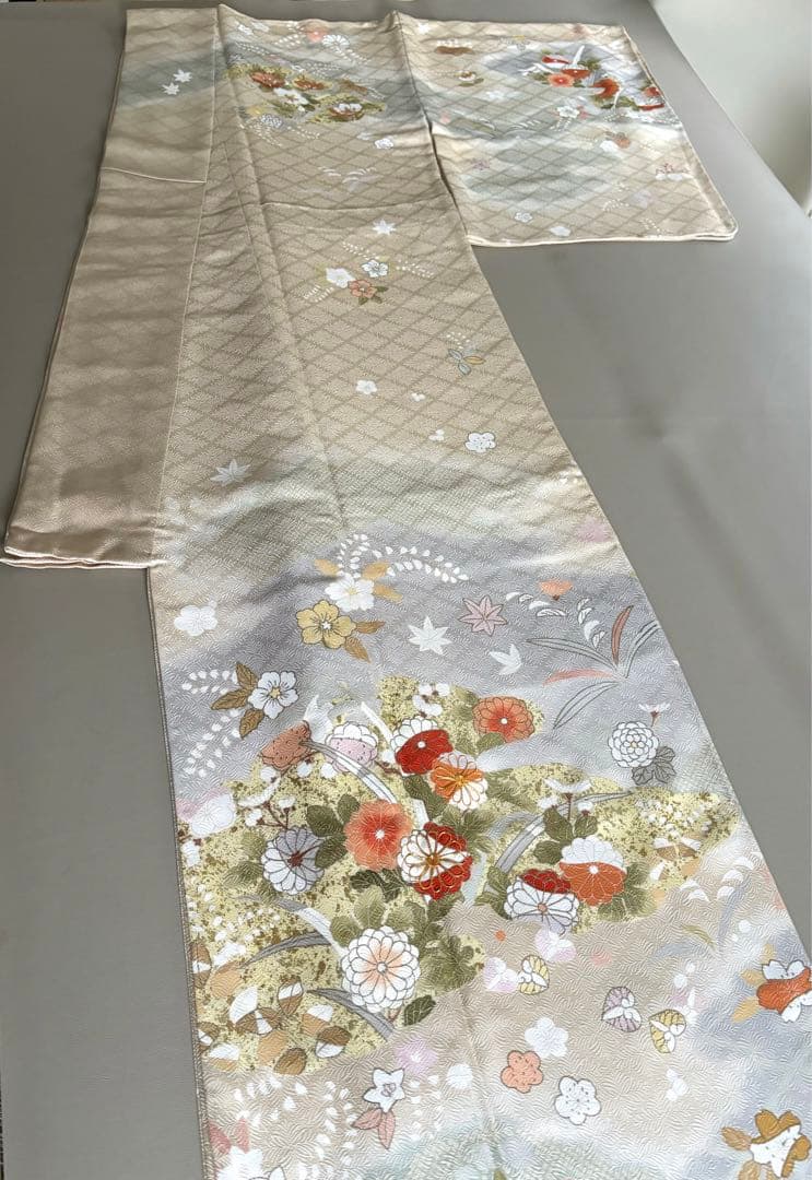 正絹 四季古典柄 友禅染 袷 訪問着 淡オレンジベージュ(和色:肌色) 未使用