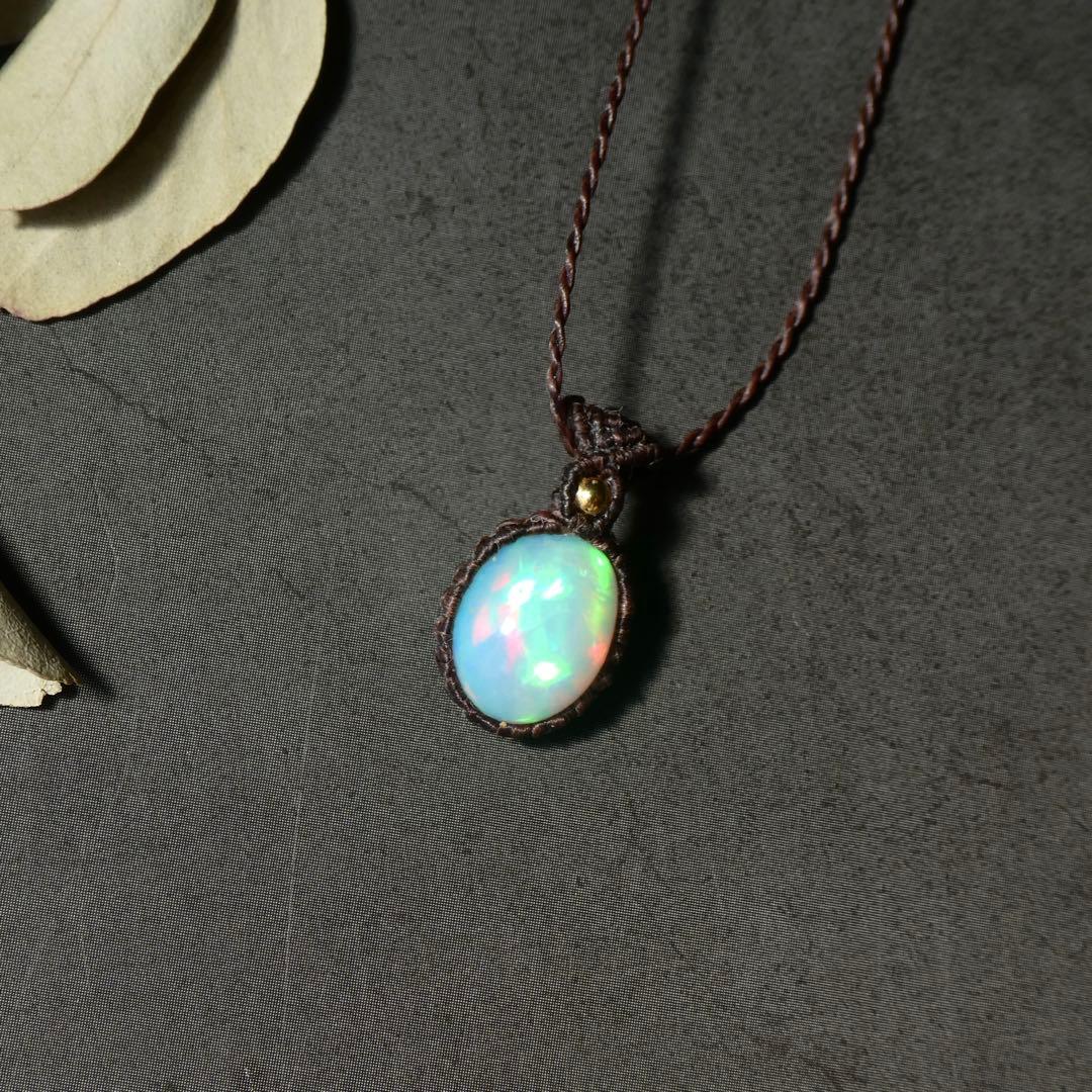 きら　オパールのマクラメネックレス