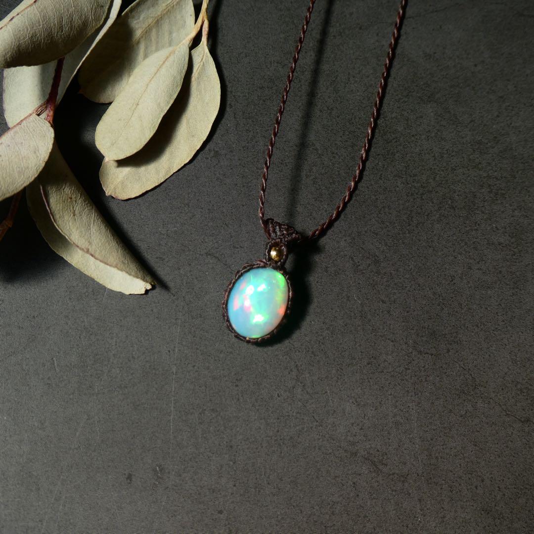きら　オパールのマクラメネックレス