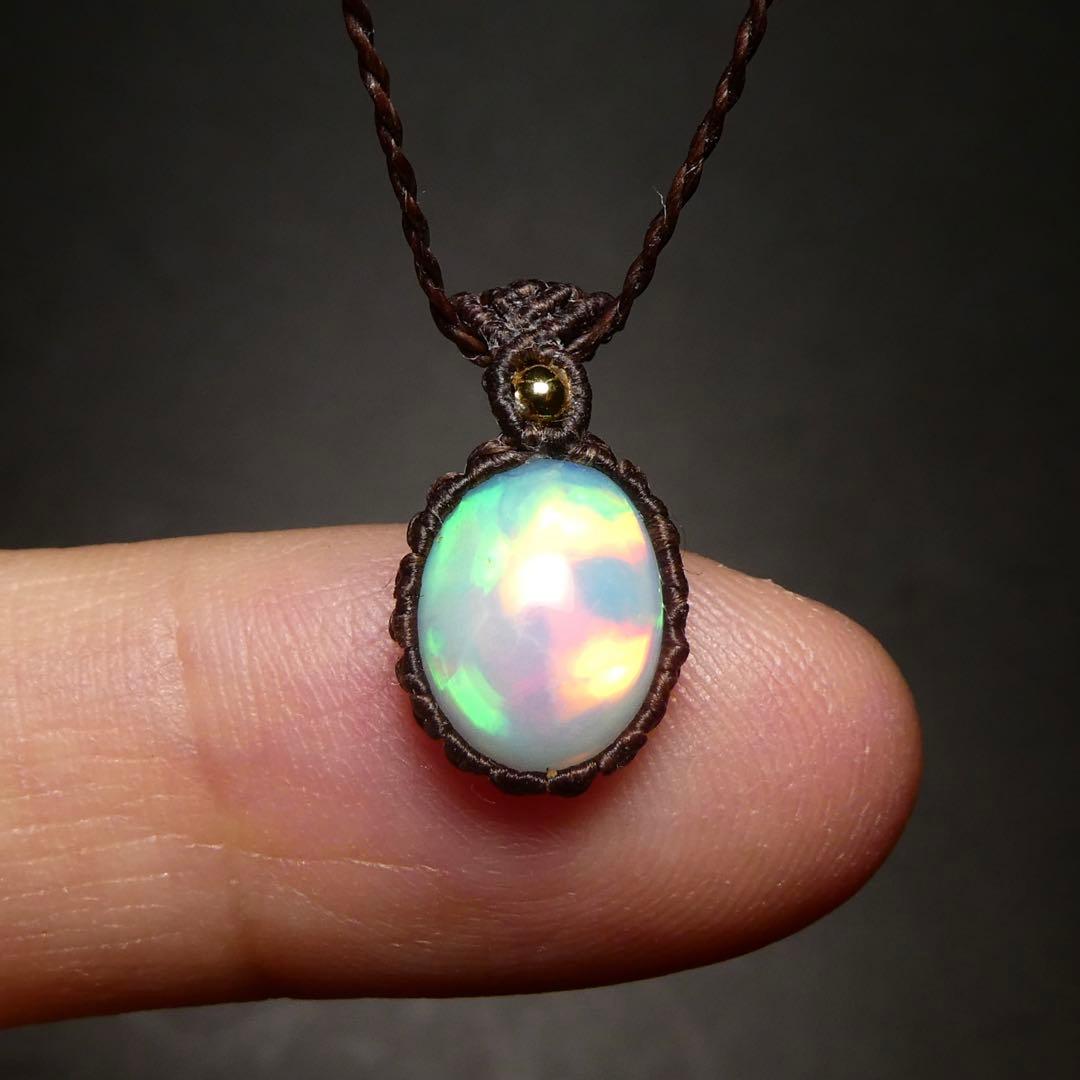 きら　オパールのマクラメネックレス