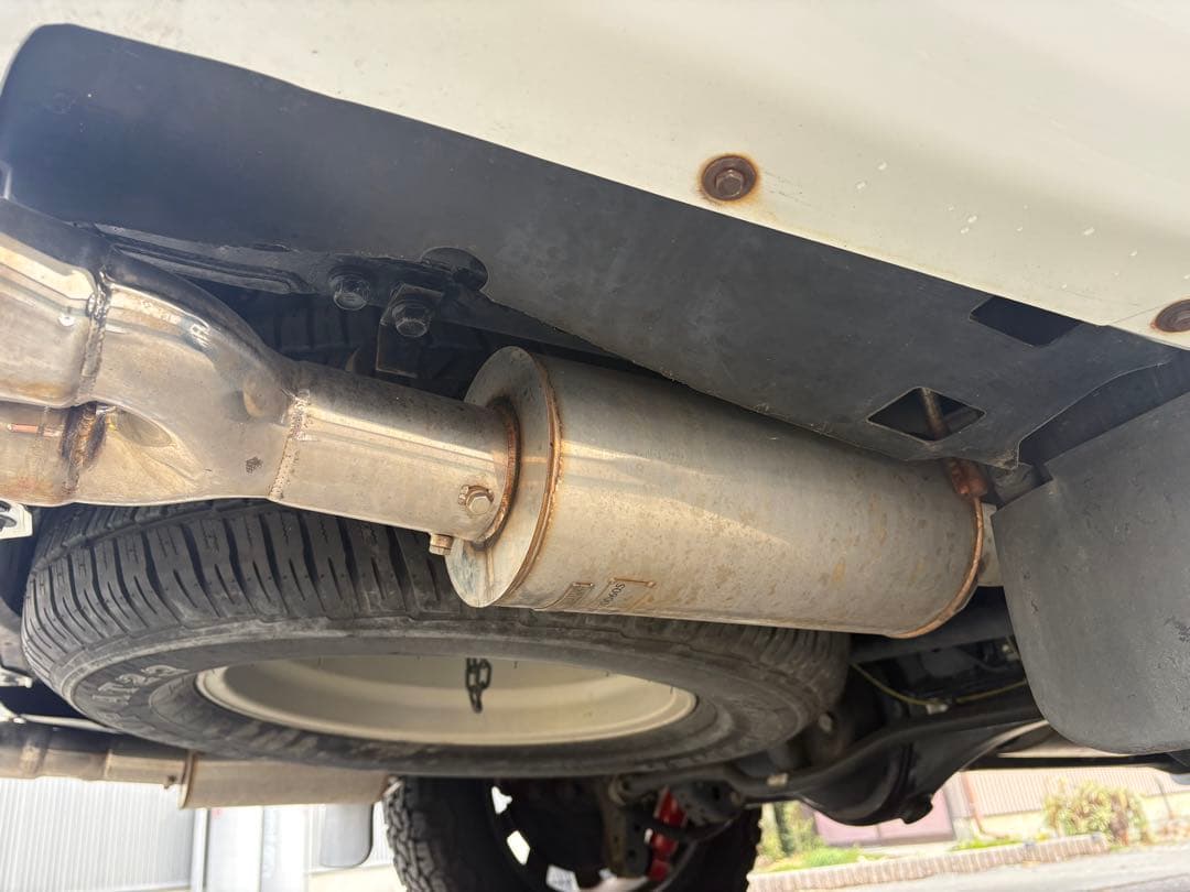 ランクル200 左右4本出しマフラー