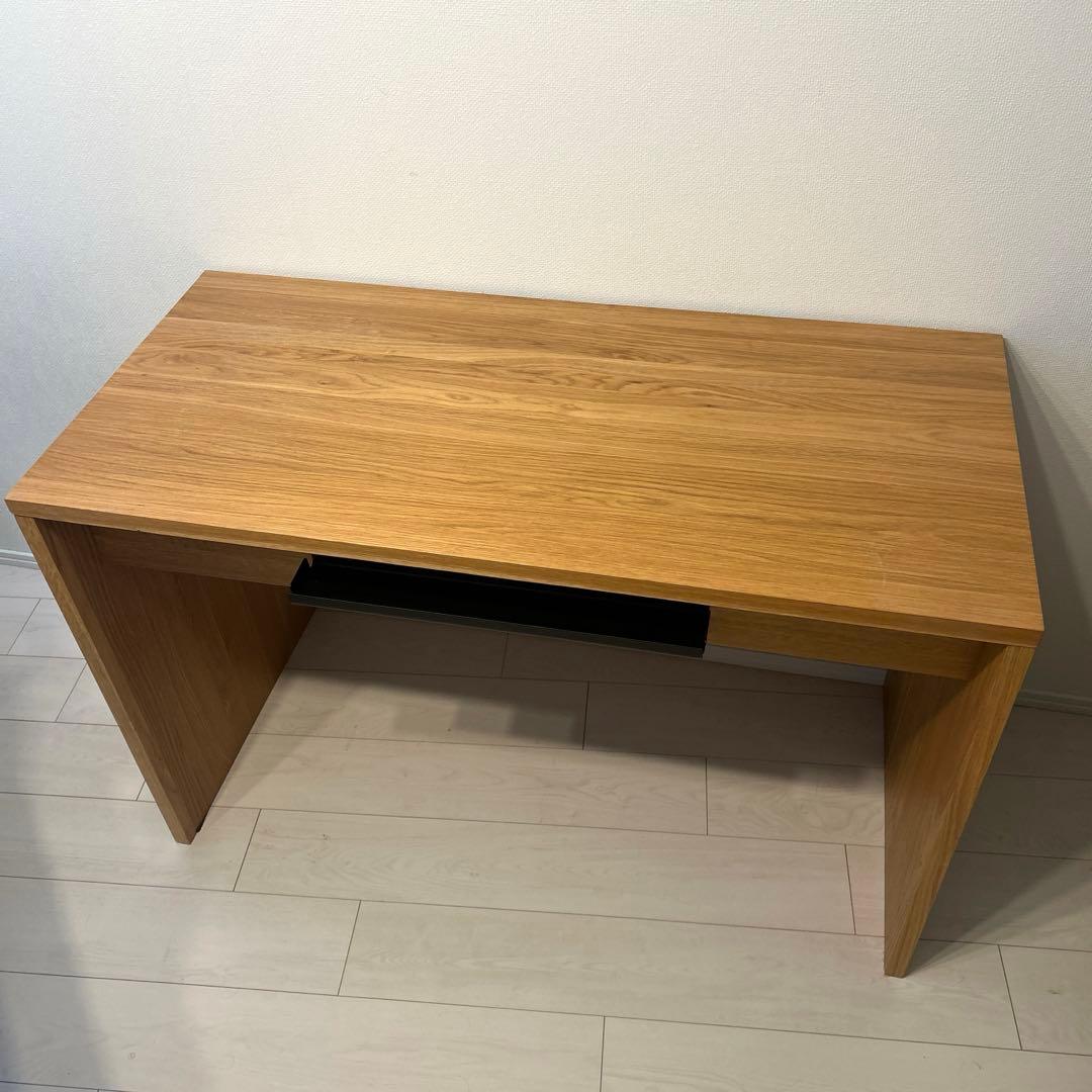 無印良品　無垢材デスク・オーク材　幅110x奥行52x高さ70cm 廃盤品