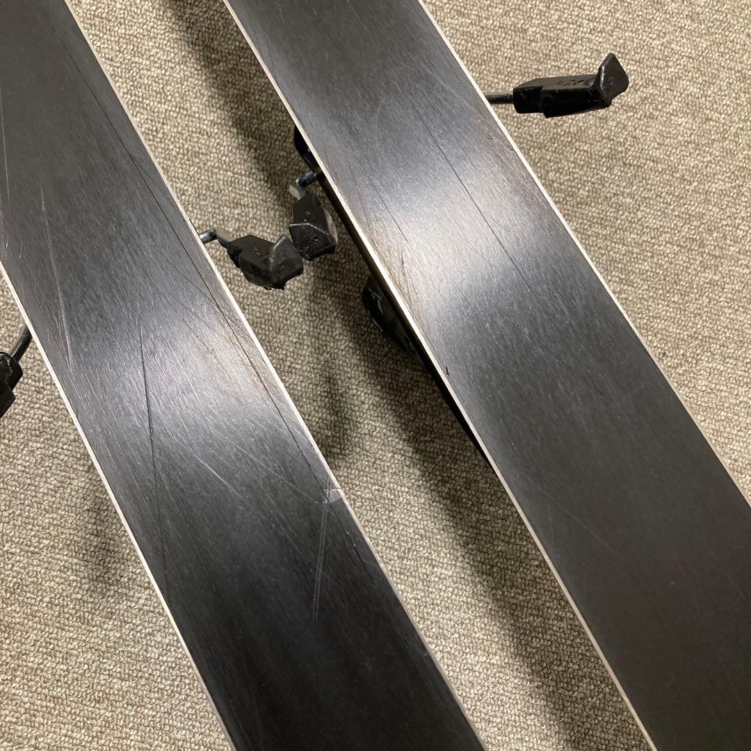 SALOMON スキー板　ジュニア　150㎝　ストック付き