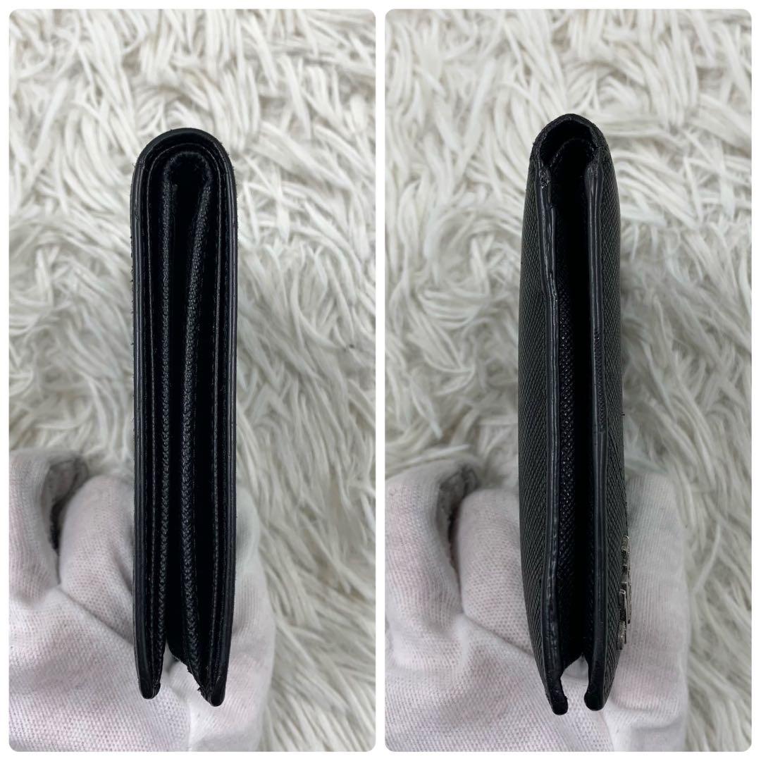 【✨極美品✨】プラダ 二つ折り財布 サフィアーノレザー メタルロゴ ブラック