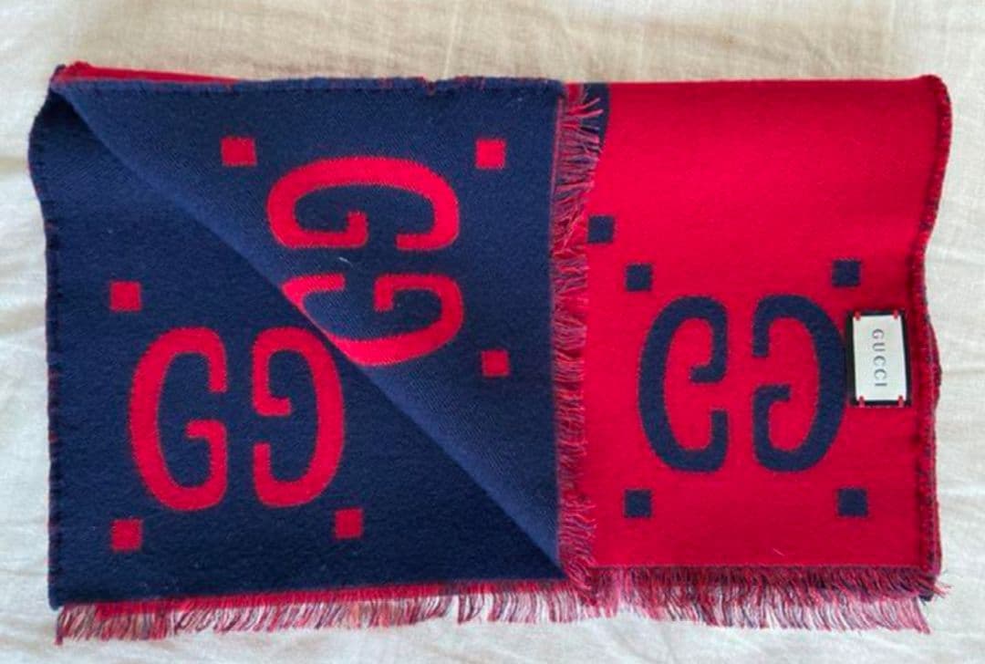 雪さま。GUCCI GGロゴマフラー