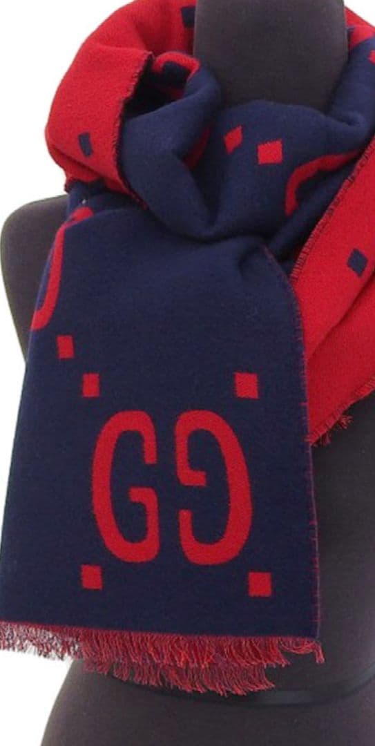 雪さま。GUCCI GGロゴマフラー