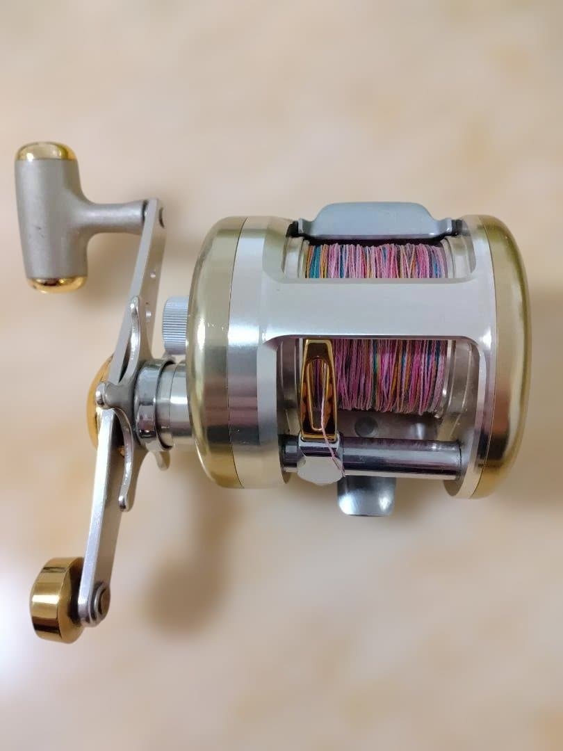 DAIWA　ダイワ　ミリオネア CV-Z 250F