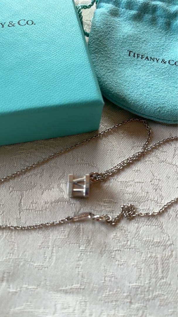 ティファニー　アトラスキューブネックレス