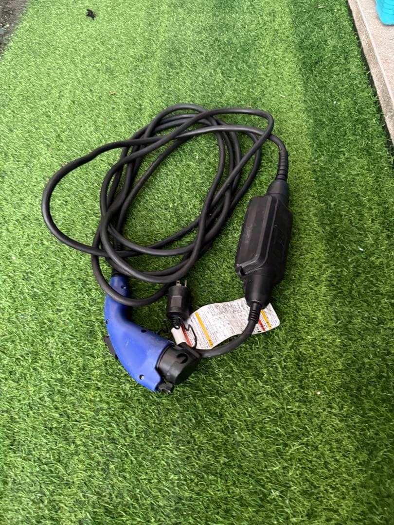 トヨタプリウスphv充電コード