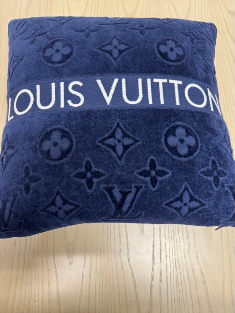 LOUIS VUITTON ネイビー クッション