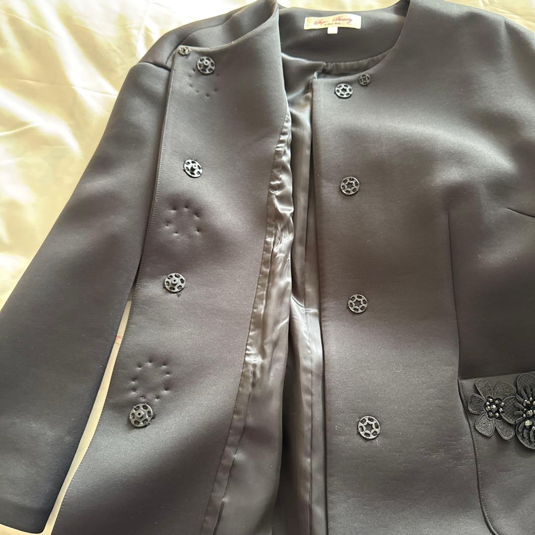 アーヤ❤️黒いフラワー刺繍チェスターコート