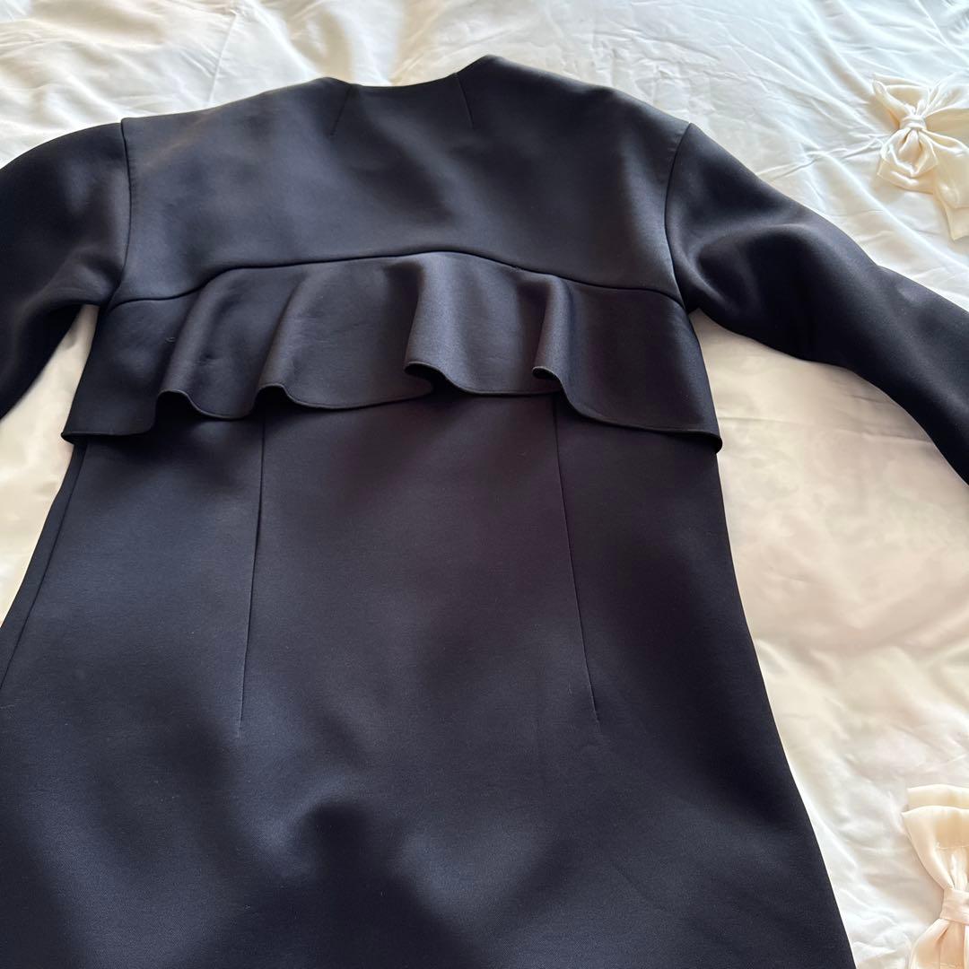 アーヤ❤️黒いフラワー刺繍チェスターコート