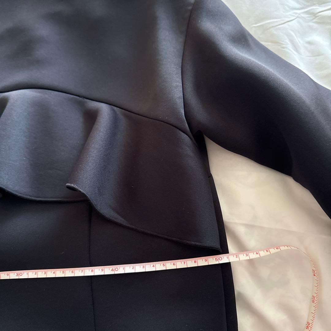 アーヤ❤️黒いフラワー刺繍チェスターコート