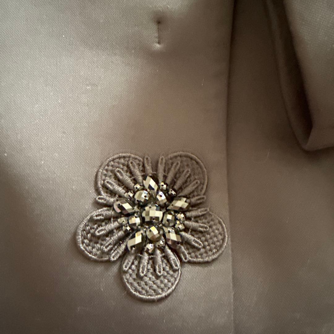 アーヤ❤️黒いフラワー刺繍チェスターコート