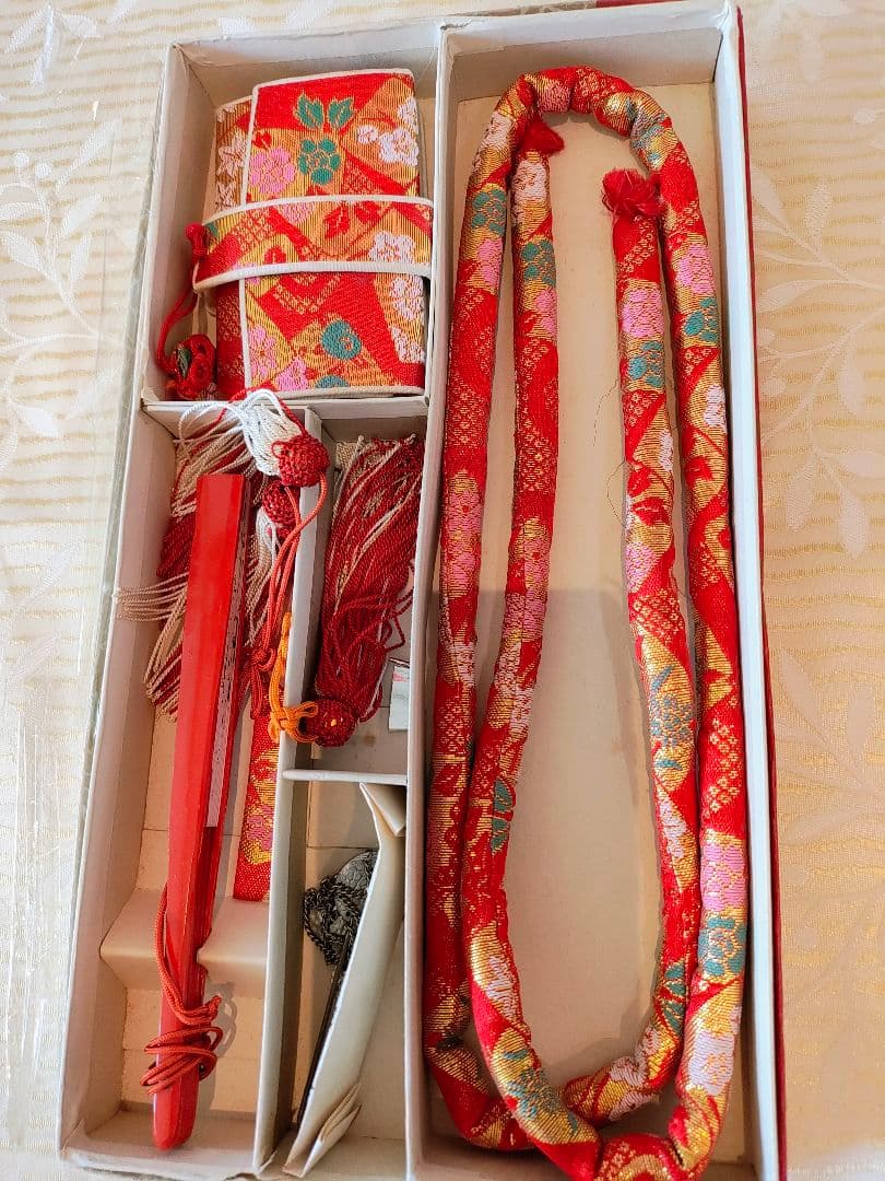 ピンク花柄着物 緑帯 赤帯付き