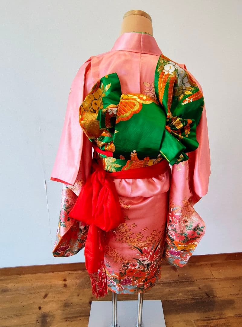 ピンク花柄着物 緑帯 赤帯付き