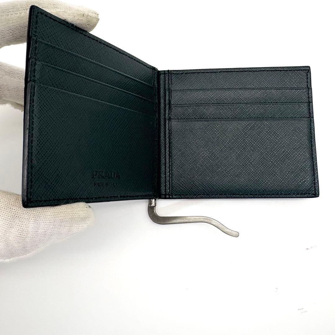 【美品】PRADA マネークリップ　二つ折り　札入れ　サフィアーノ　ロゴ金具