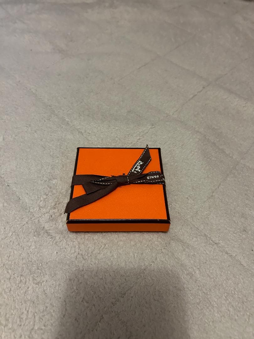 新品未使用　HERMÈS　エルメス　バングル　鈴　箱付き