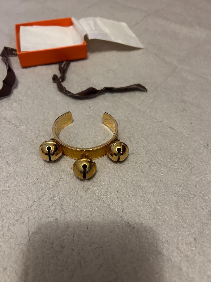 新品未使用　HERMÈS　エルメス　バングル　鈴　箱付き