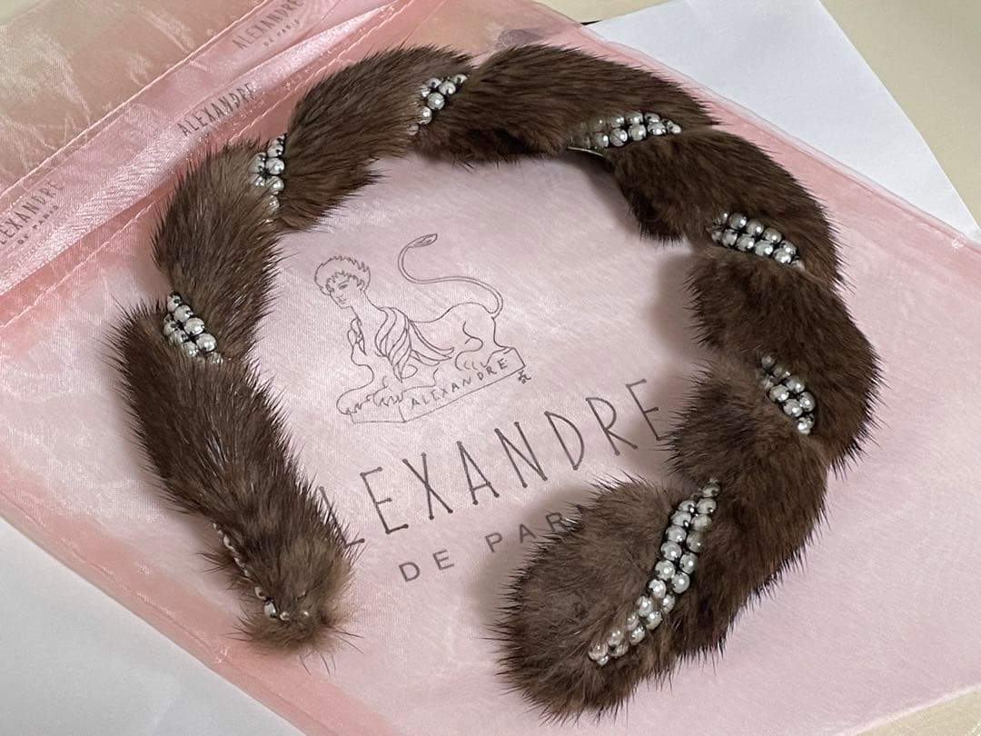 アレクサンドルドゥパリ 新品未使用ミンク×スワロフスキーパール カチューシャ7万